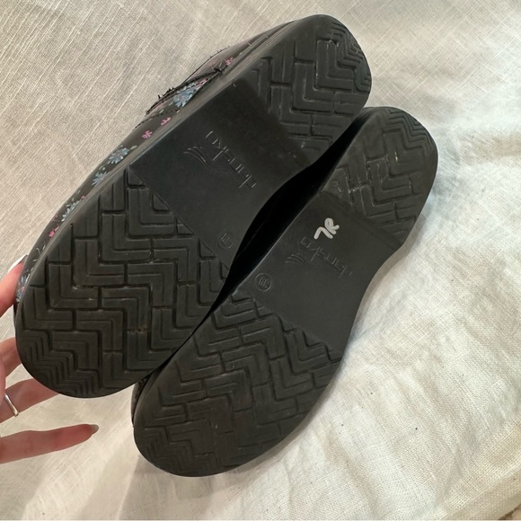 Dansko black leather pink and blue floral flower clogs nurse shoes - Picture 4 of 14